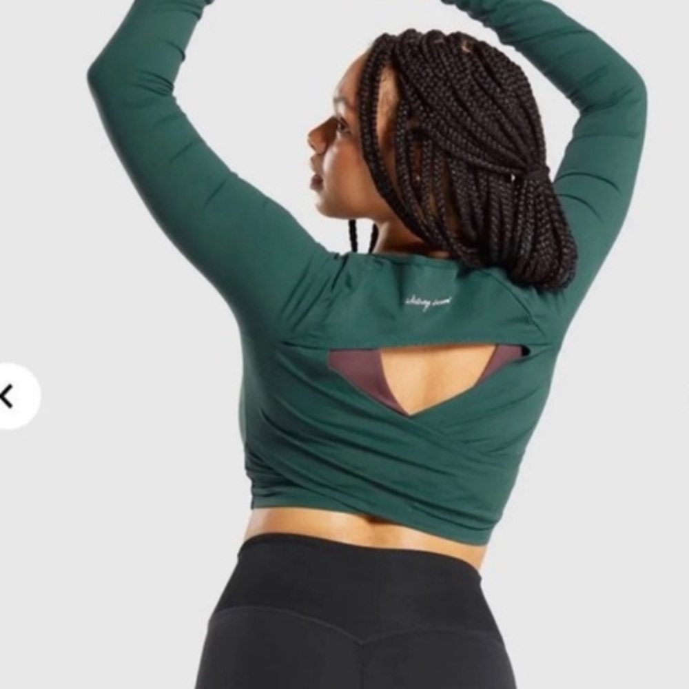 Whitney Simmons long sleeve crop top in a size M